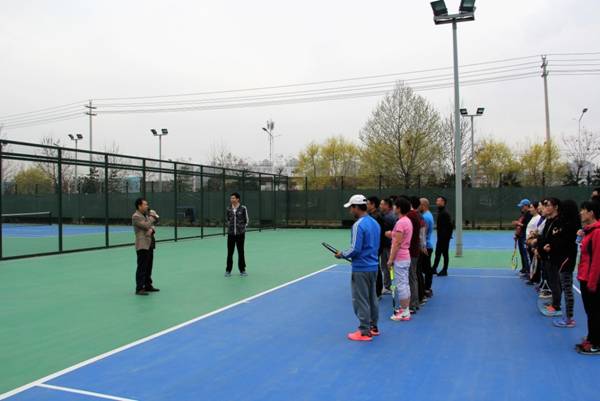http://news.chubantoutiao.cn/__local/C/E0/3A/8B68150FAAE4508B53DF25AD2D3_EBD09254_334B1.jpg