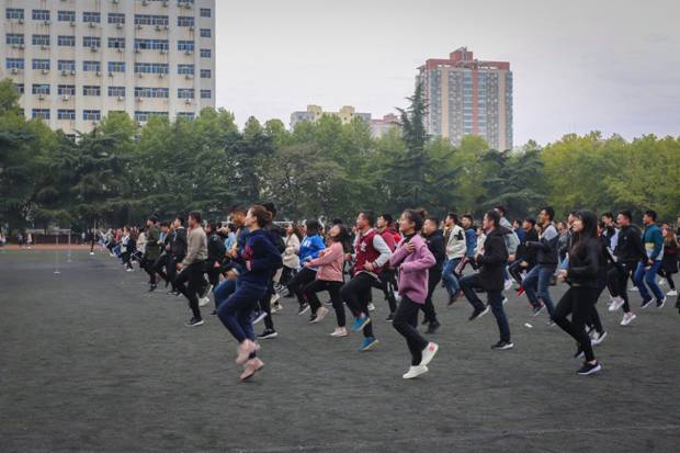 https://news.chubantoutiao.cn/__local/B/B2/2B/DC9E734A2A832FD5BC60D87E7A2_B2A0D314_64107.jpg