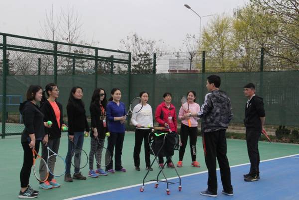 http://news.chubantoutiao.cn/__local/A/62/B9/83FA4BAECB2ECA911664FCA4658_3B7B9158_43CD4.jpg