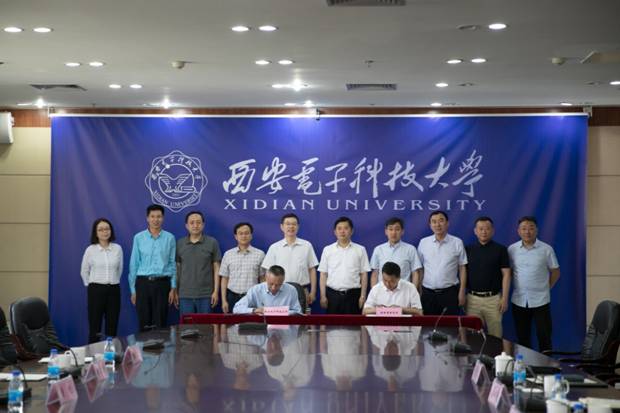 http://news.chubantoutiao.cn/__local/4/F9/38/816EB747D4BD6A6B3193BB737CC_E149A48D_2EACF.jpg